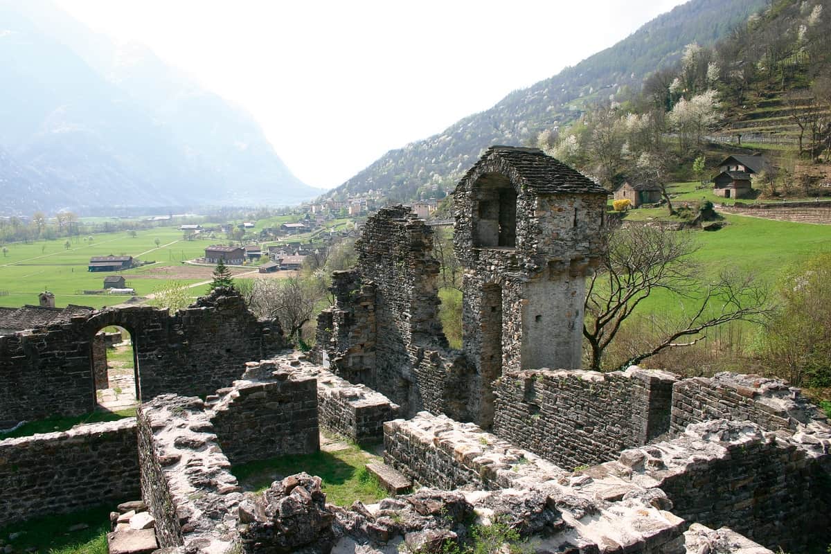 Ruderi del Castello di Serravalle